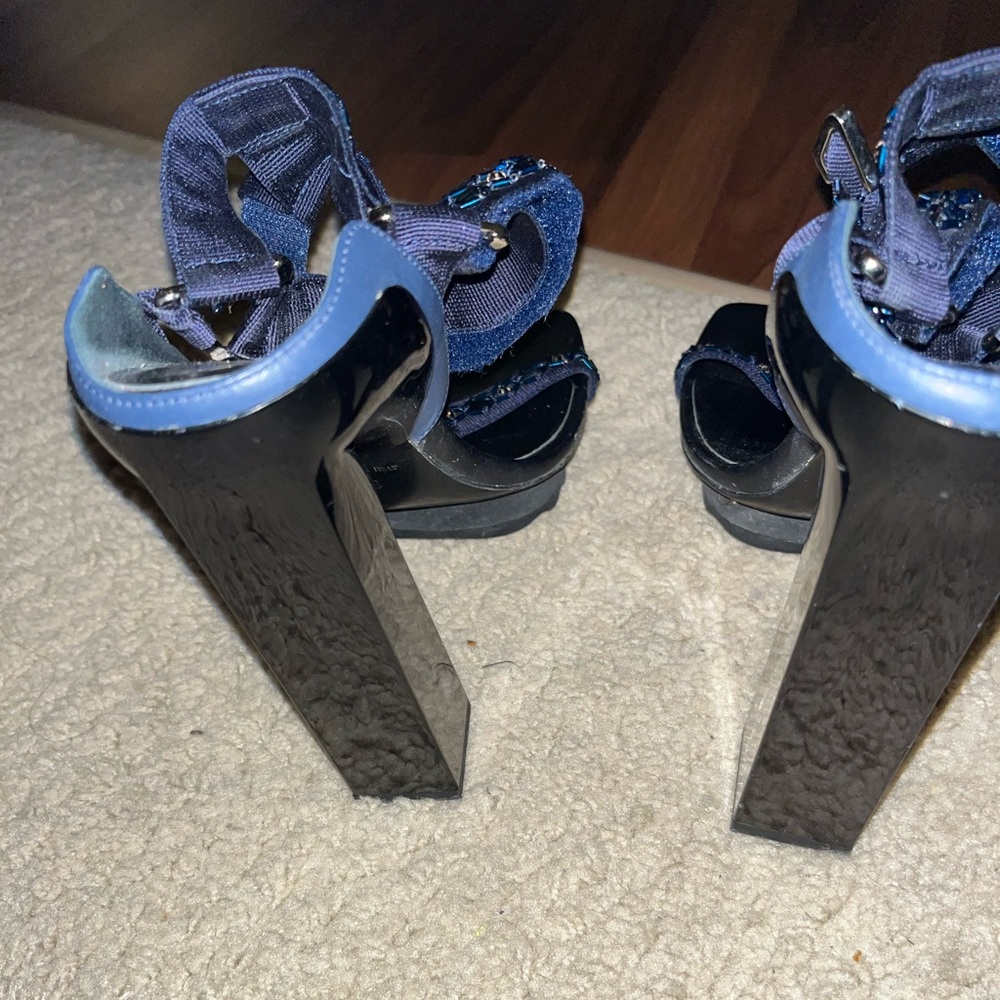 Versace sandals - Picture 3 of 7